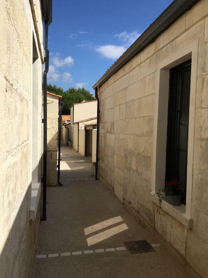 Le Clos Du Square - Climatise Rochefort  Exterior foto
